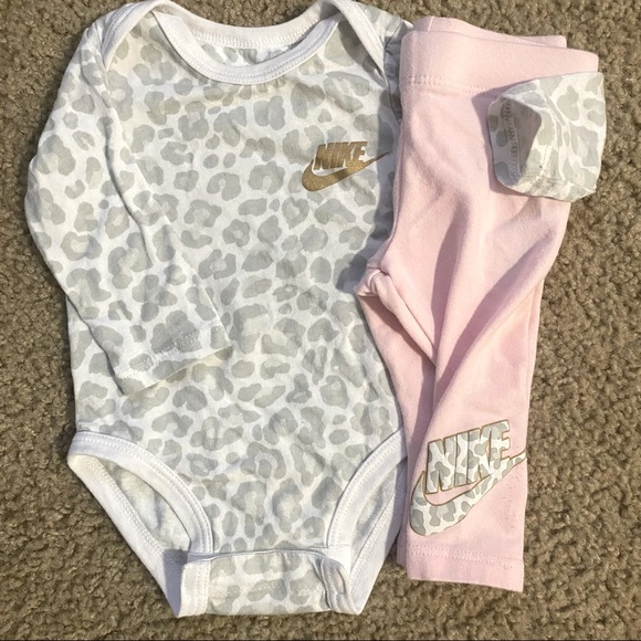Nike Baby bodysuit and legging set - Picture 1 of 3